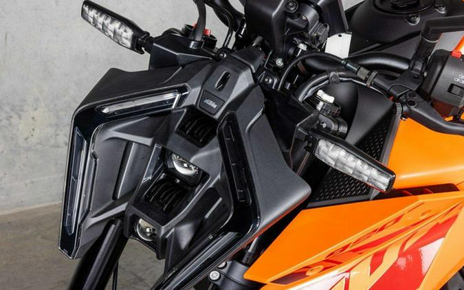2024 KTM Duke 990