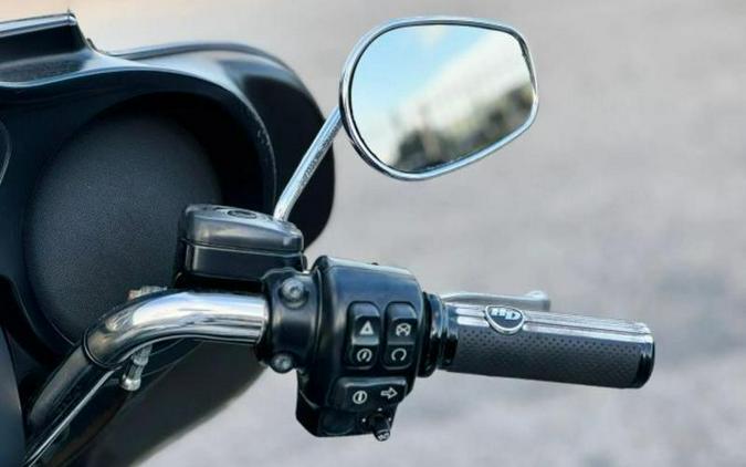 2017 Harley-Davidson® FLHTCUTG - Tri Glide® Ultra