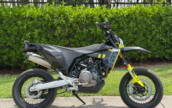 2024 Husqvarna 701 Supermoto