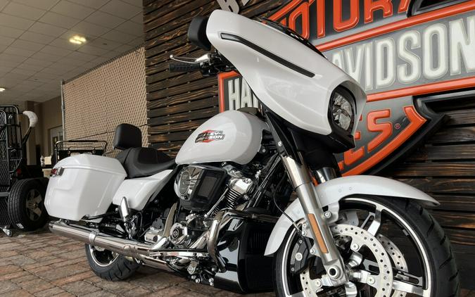 FLHX 2024 Street Glide®