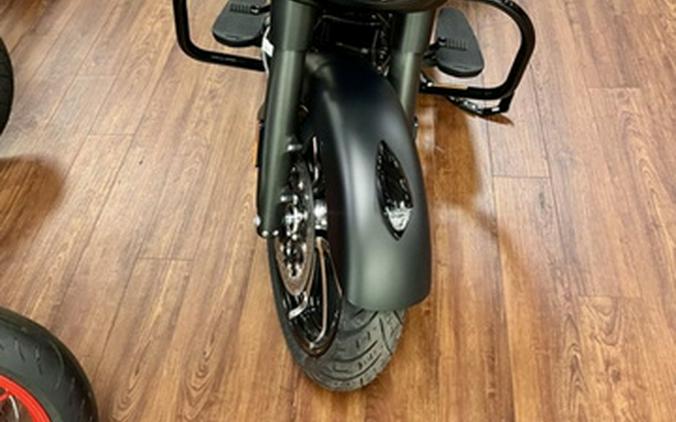 2025 Indian Chieftain Dark Horse w/PowerBand Audio Black Smo