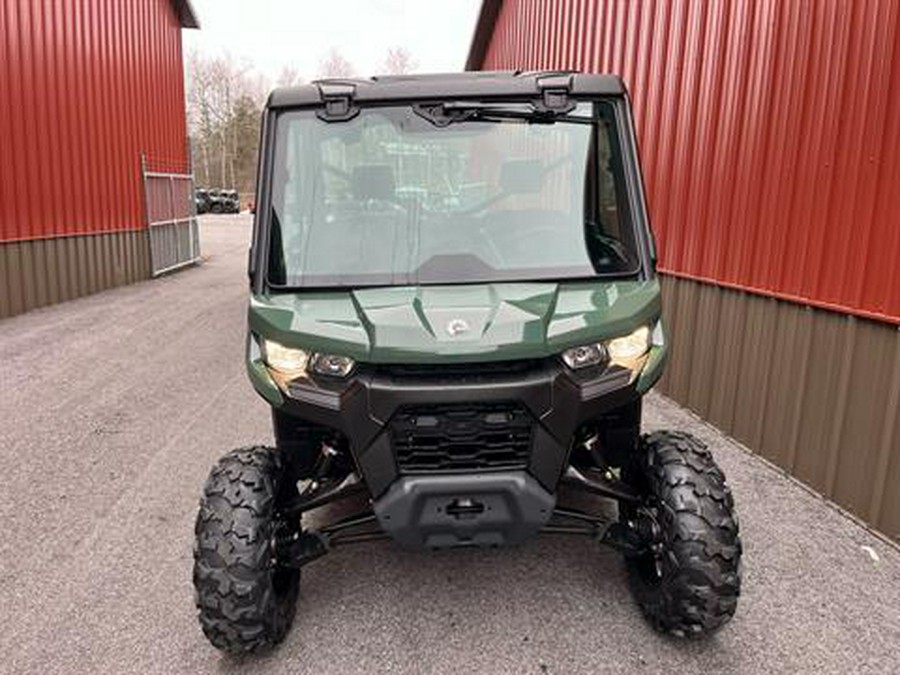 2024 Can-Am Defender DPS CAB