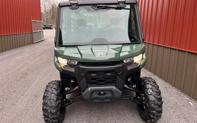 2024 Can-Am Defender DPS CAB