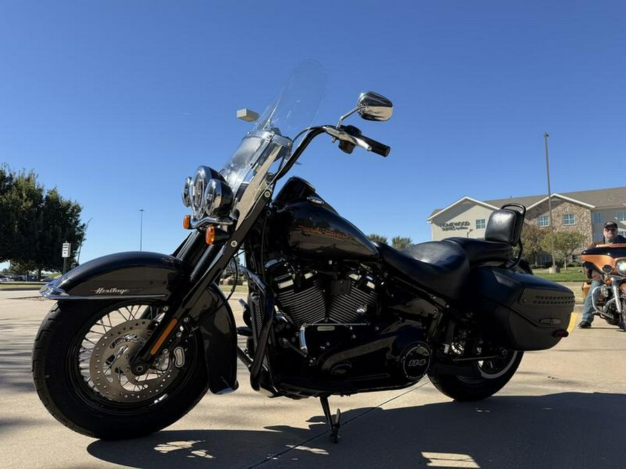 2019 Harley-Davidson® FLHCS - Heritage Classic 114