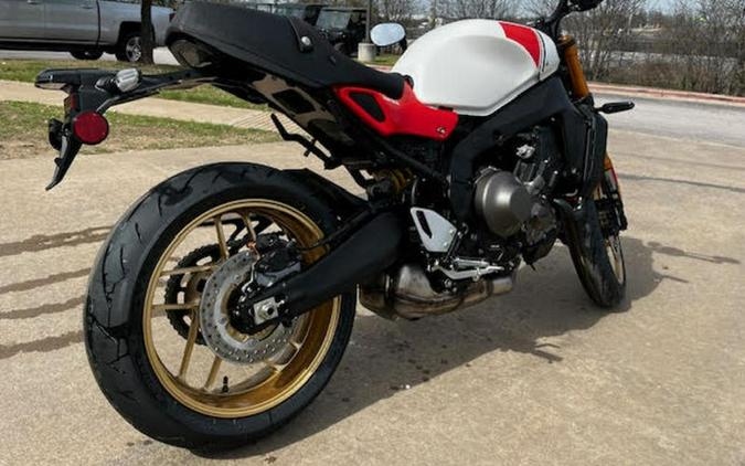 2026 Yamaha XSR900TW