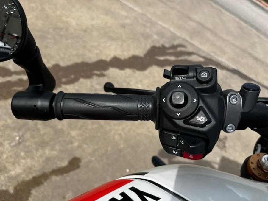 2026 Yamaha XSR900TW