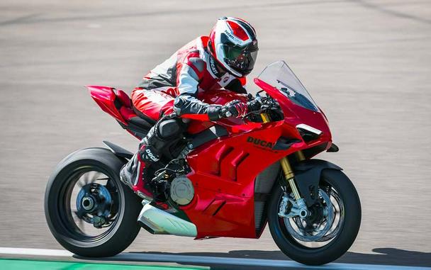 2022 Ducati Panigale V4 S