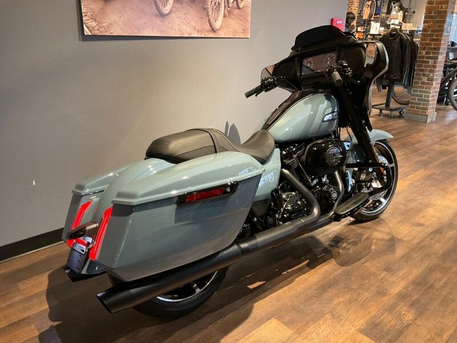 Harley-Davidson® Street Glide® 2024 FLHX T28-24 SHARKSKIN