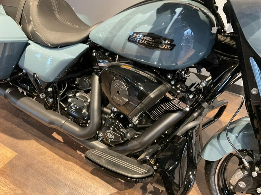Harley-Davidson® Street Glide® 2024 FLHX T28-24 SHARKSKIN