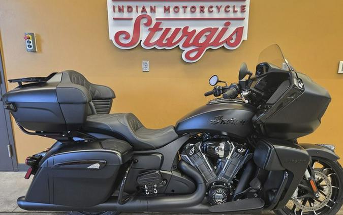 2025 Indian Pursuit Dark Horse W/Powerband Audio Black Smoke