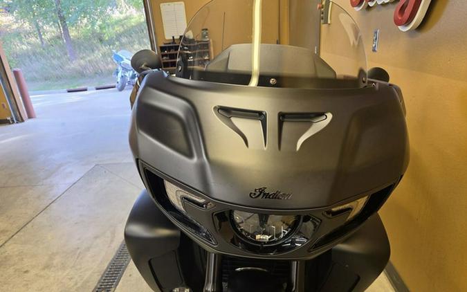 2025 Indian Pursuit Dark Horse W/Powerband Audio Black Smoke