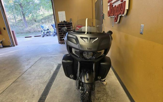 2025 Indian Pursuit Dark Horse W/Powerband Audio Black Smoke