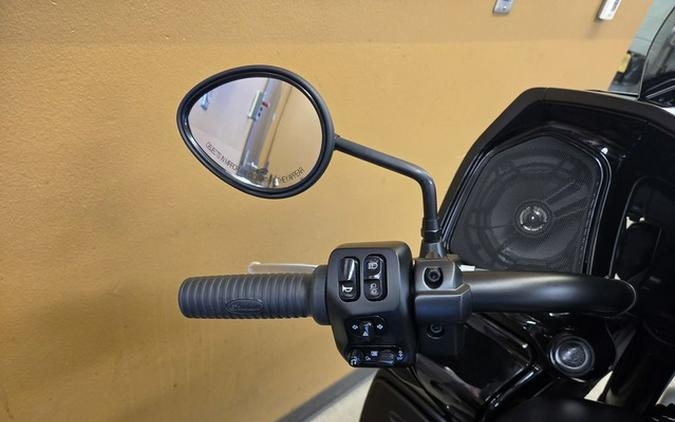 2025 Indian Pursuit Dark Horse W/Powerband Audio Black Smoke