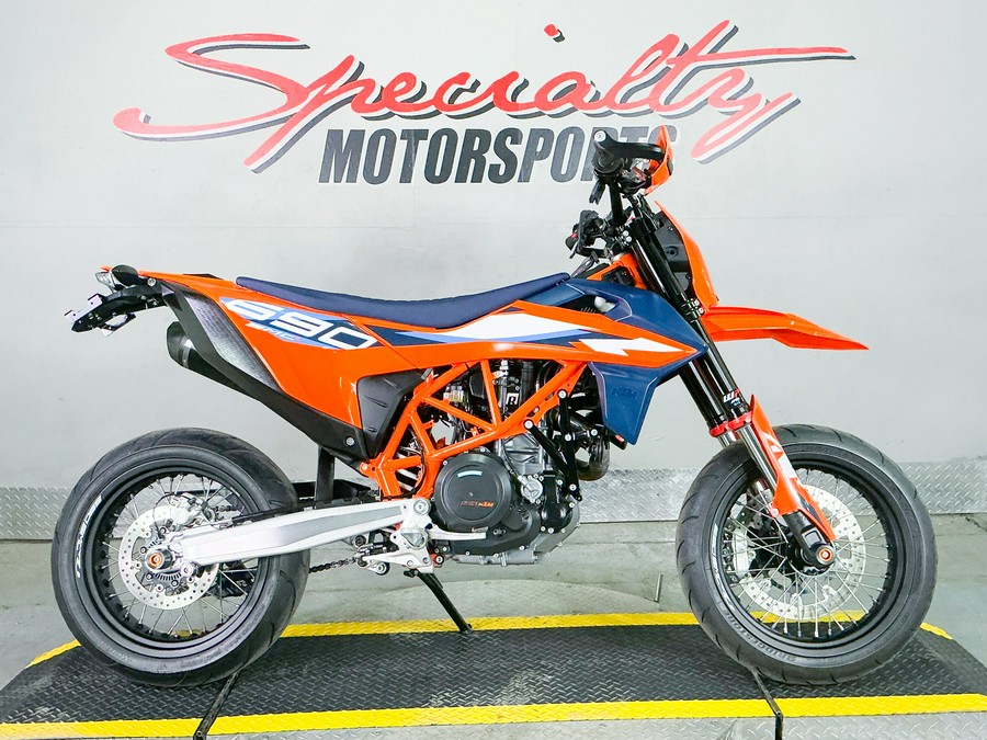 2024 KTM 690 SMC R