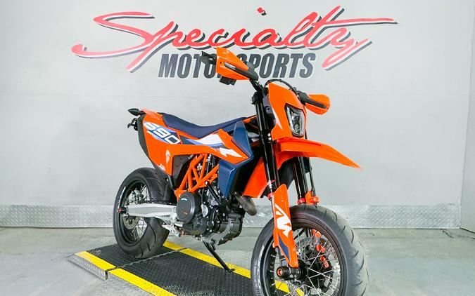 2024 KTM 690 SMC R