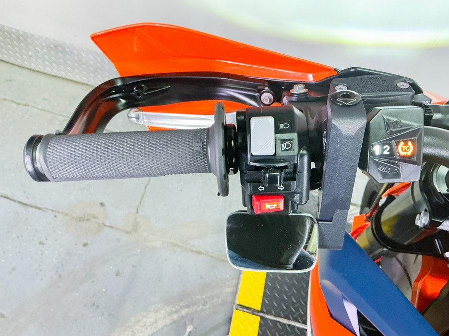 2024 KTM 690 SMC R