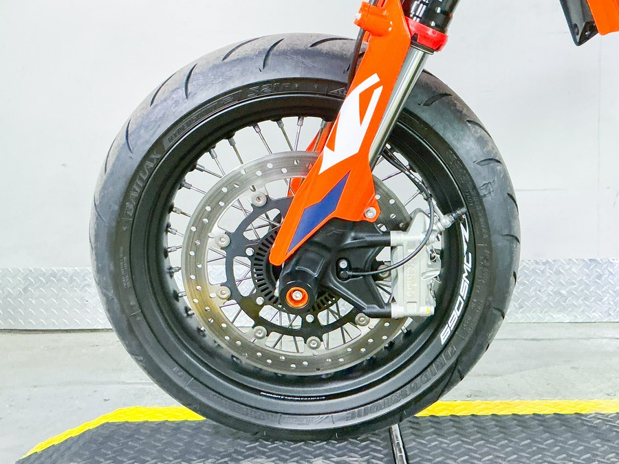 2024 KTM 690 SMC R
