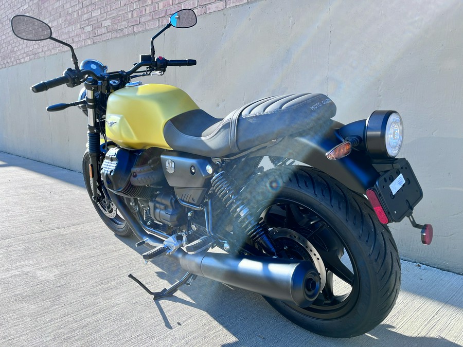 2023 Moto Guzzi V7 Stone