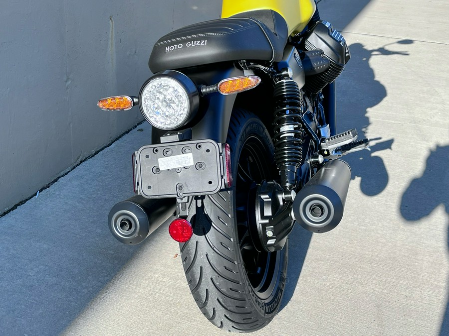 2023 Moto Guzzi V7 Stone