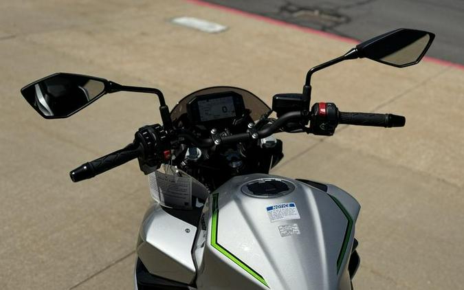 2024 Kawasaki Z7 Hybrid ABS