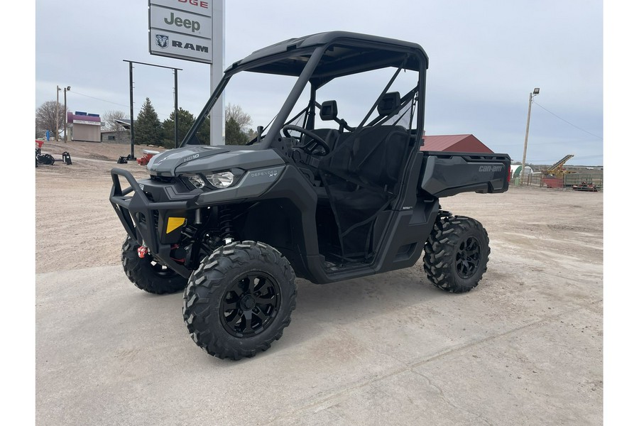 2024 Can-Am Defender XT HD10