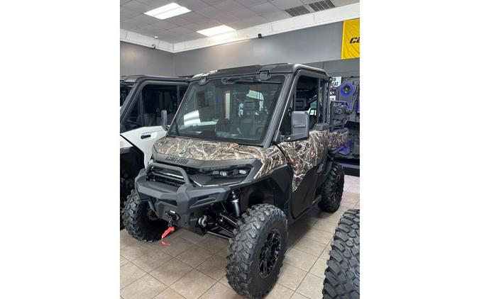 2027 SSV DEFXU LTD 65 HD11 CA HB 27 - Can-Am