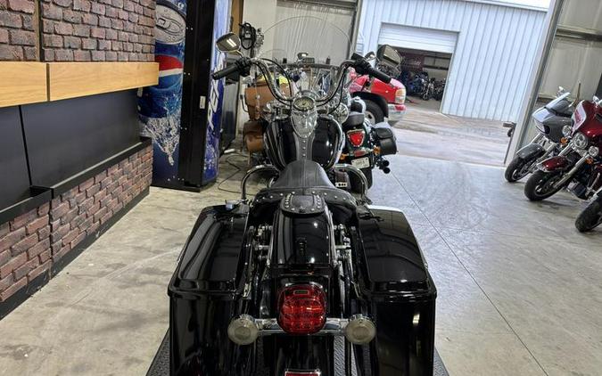 2017 Harley-Davidson® FLSTC - Heritage Softail® Classic