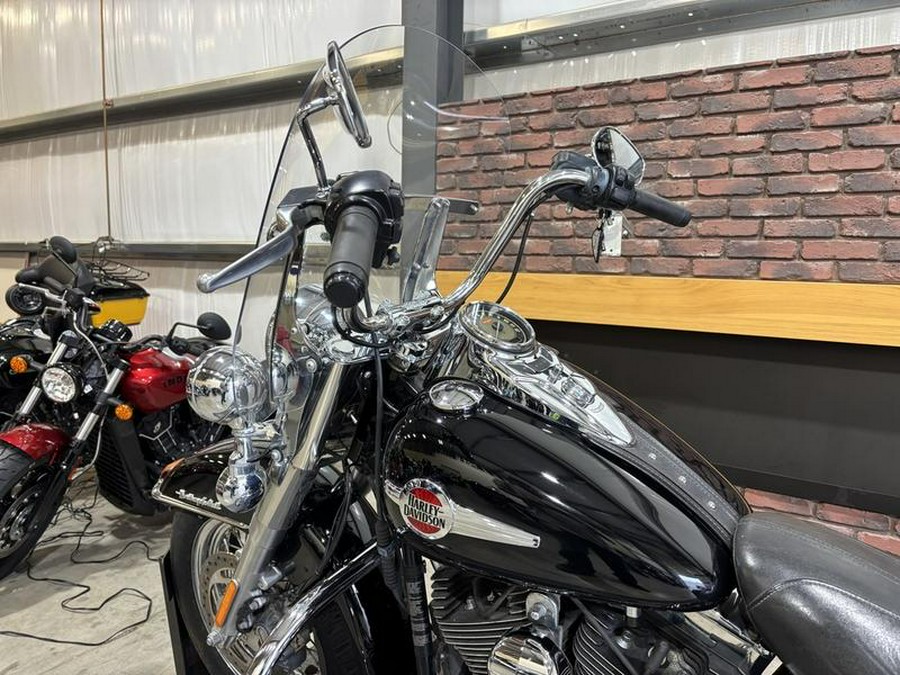 2017 Harley-Davidson® FLSTC - Heritage Softail® Classic