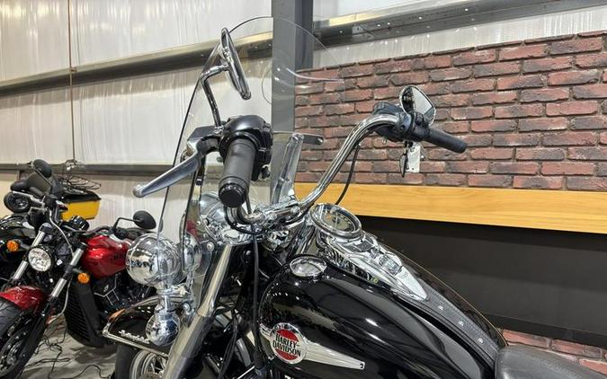 2017 Harley-Davidson® FLSTC - Heritage Softail® Classic