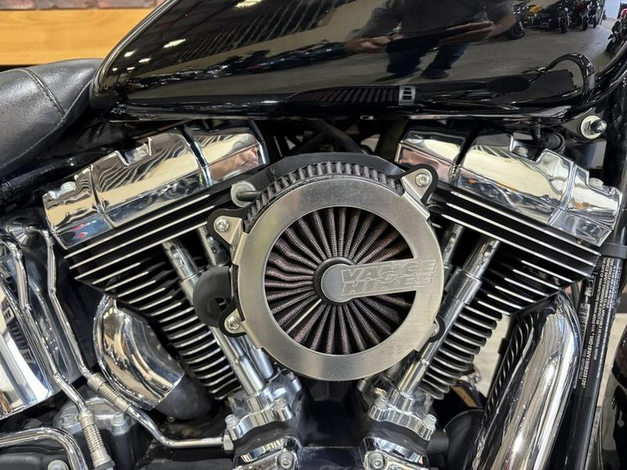 2017 Harley-Davidson® FLSTC - Heritage Softail® Classic