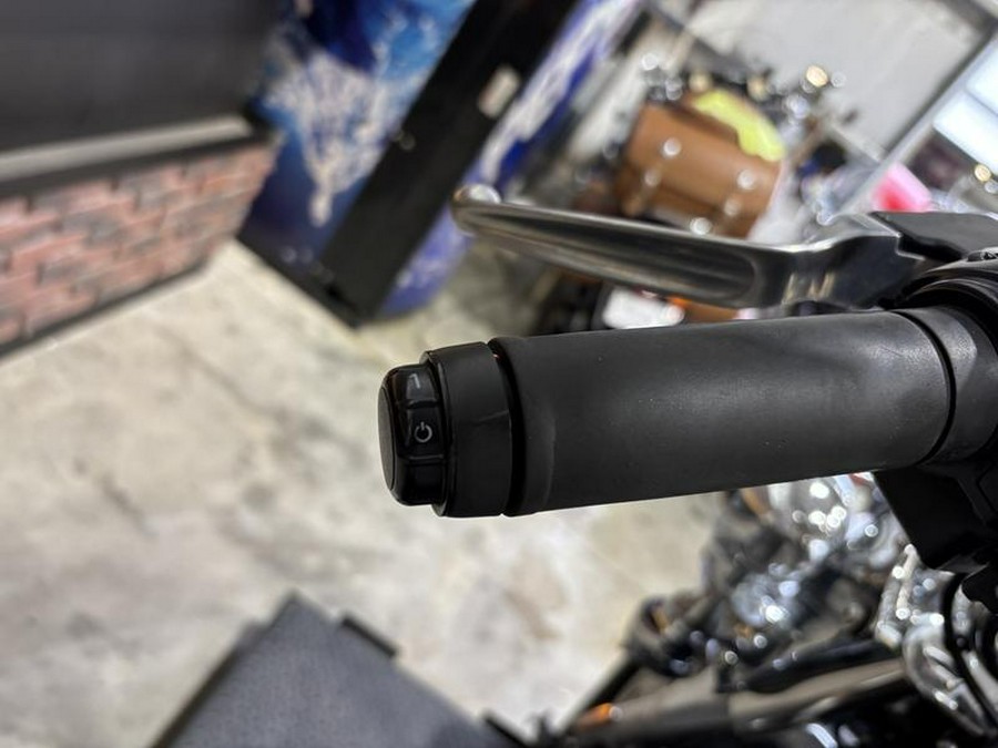 2017 Harley-Davidson® FLSTC - Heritage Softail® Classic