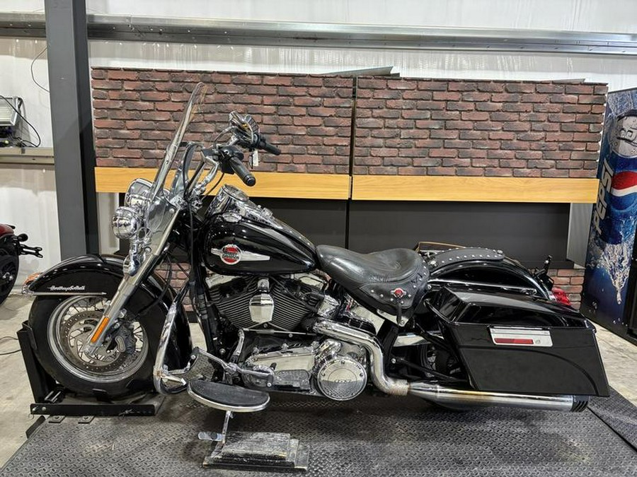 2017 Harley-Davidson® FLSTC - Heritage Softail® Classic