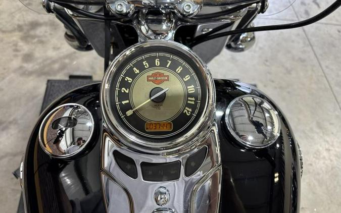 2017 Harley-Davidson® FLSTC - Heritage Softail® Classic