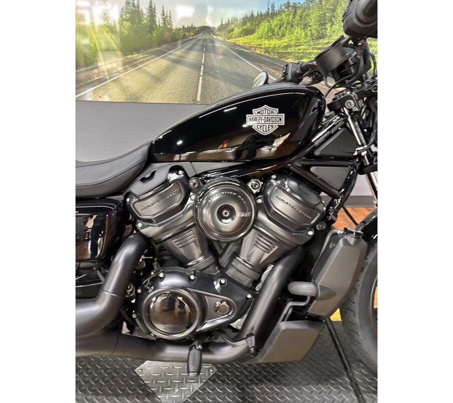 2025 Harley-Davidson® Nightster™ VIVID BLACK