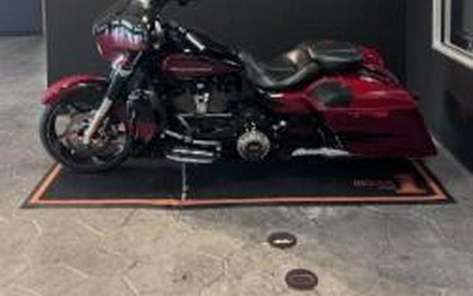 2017 Harley-Davidson CVO Street Glide Starfire Black/Atomic Red with Contrast Chrome Aggressor Wh
