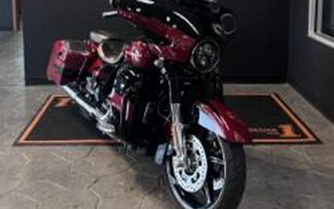 2017 Harley-Davidson CVO Street Glide Starfire Black/Atomic Red with Contrast Chrome Aggressor Wh