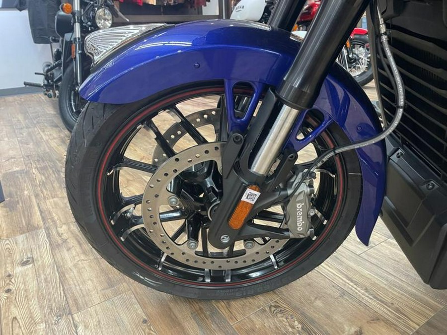 2022 Indian Motorcycle® Challenger® Limited Spirit Blue Metallic/Black Metallic