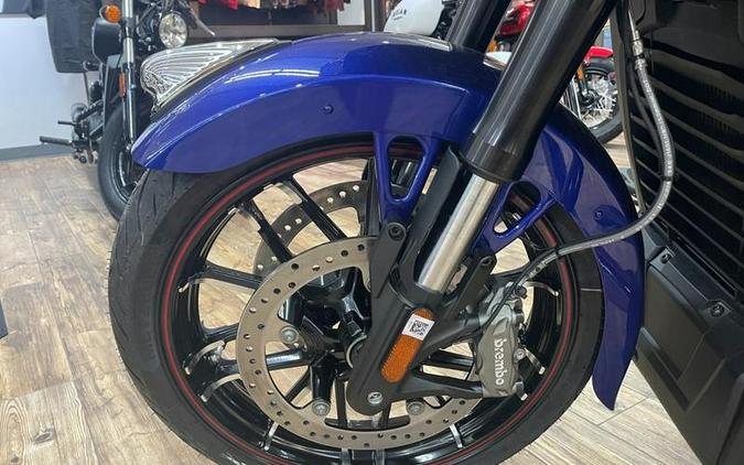 2022 Indian Motorcycle® Challenger® Limited Spirit Blue Metallic/Black Metallic