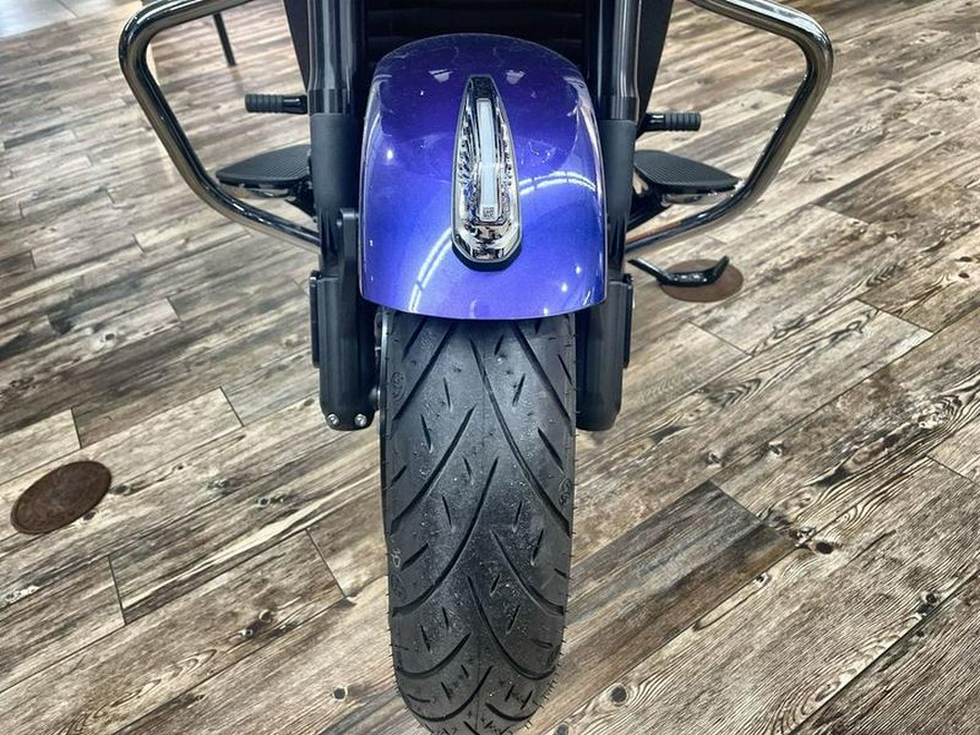 2022 Indian Motorcycle® Challenger® Limited Spirit Blue Metallic/Black Metallic