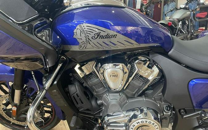 2022 Indian Motorcycle® Challenger® Limited Spirit Blue Metallic/Black Metallic