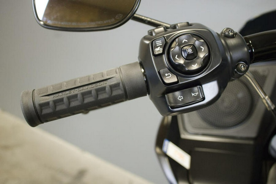 2025 Harley-Davidson® FLTRX - Road Glide®