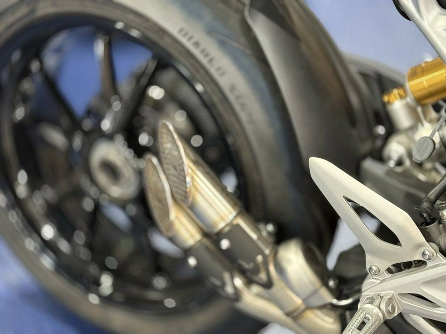 2024 Triumph Speed Triple 1200 RS Carnival Red