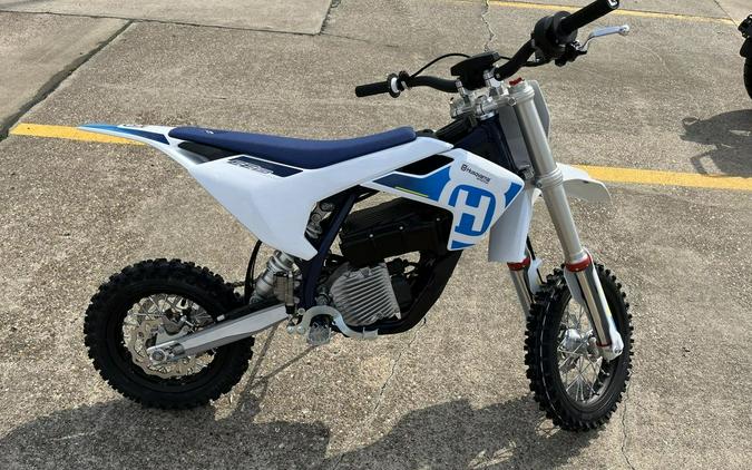 2024 Husqvarna® EE 5