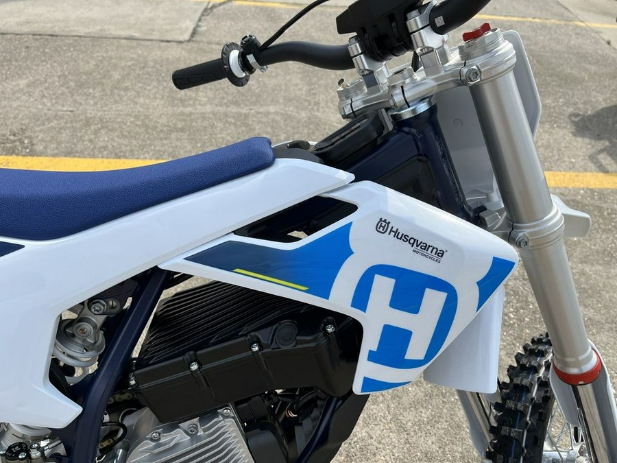 2024 Husqvarna® EE 5