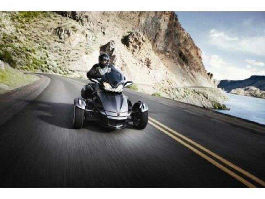 2014 Can-Am Spyder® ST Limited