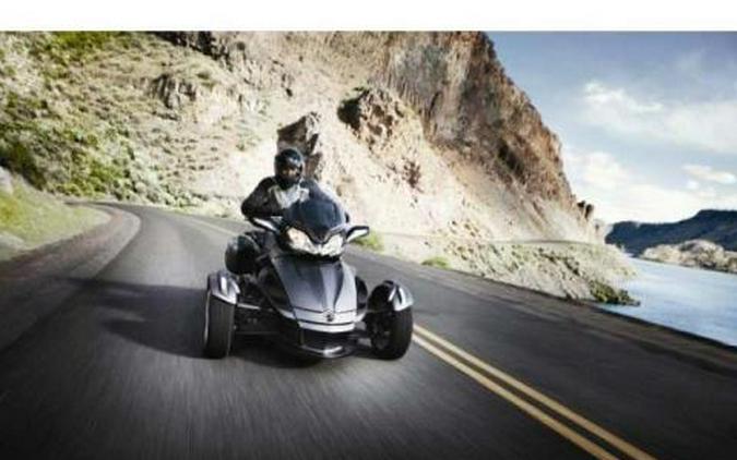 2014 Can-Am Spyder® ST Limited