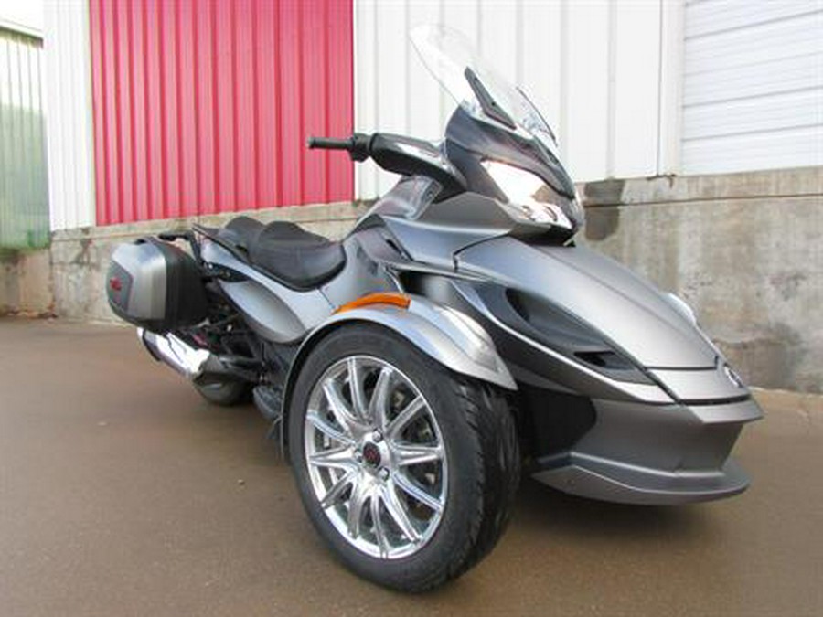 2014 Can-Am Spyder® ST Limited