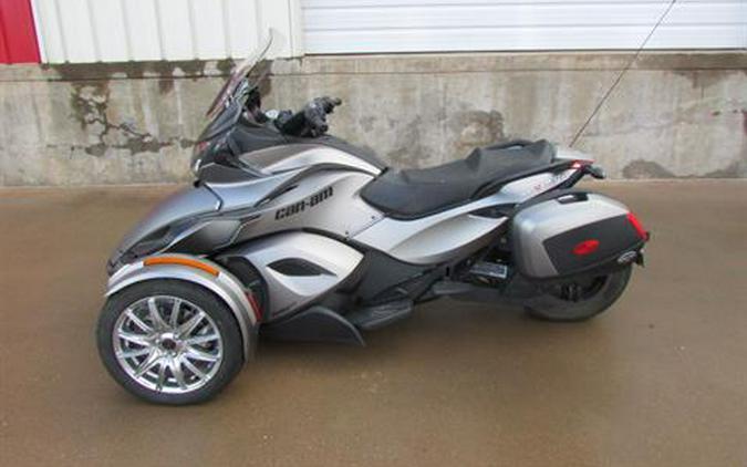 2014 Can-Am Spyder® ST Limited