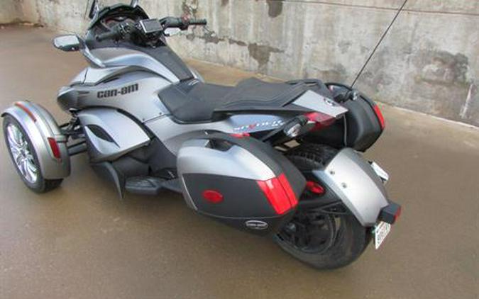 2014 Can-Am Spyder® ST Limited