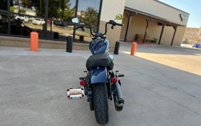 2019 Harley-Davidson® Street Bob® Billiard Blue